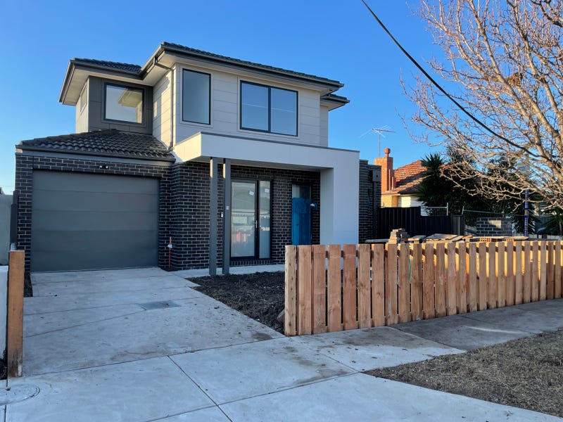 1/4 Hassett Street, Sunshine North, VIC 3020