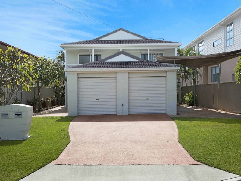 1/7 Mallard Avenue, Paradise Point, QLD 4216 1/7 Mallard Avenue, Paradise Point, QLD 4216