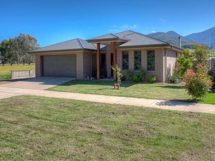 107 Station Street, Porepunkah, Vic 3740 Property Details