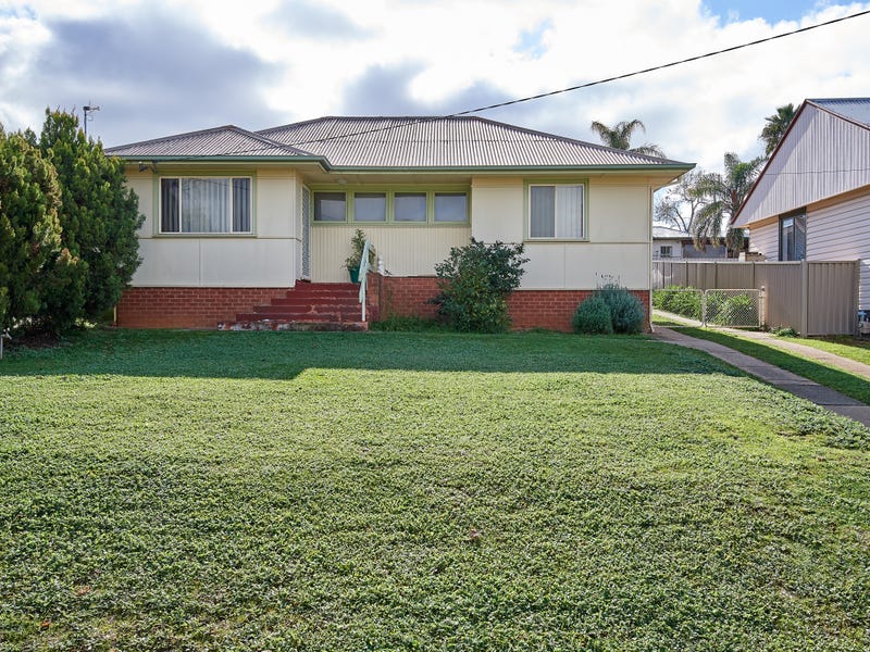 19 Gilmore Avenue, Mount Austin, NSW 2650