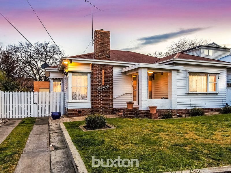 15 Herne Street, Manifold Heights, VIC 3218