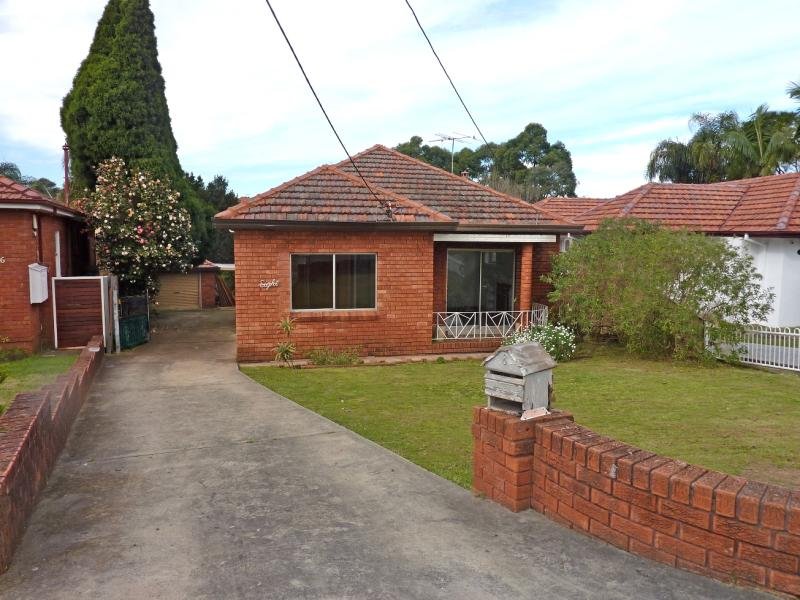 8 Flat Rock Rd, Kingsgrove, NSW 2208 Property Details