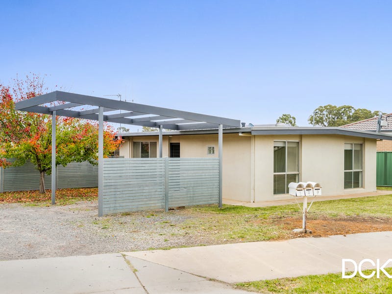 1/16 Wireless Street, Kangaroo Flat, VIC 3555