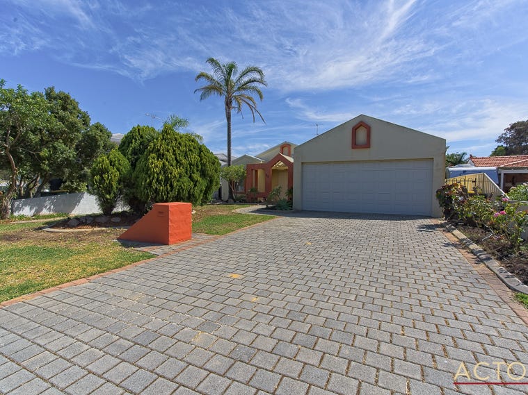 30 Leighton Road E, Halls Head, WA 6210