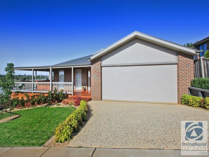 8 Grange Cres, Warragul, VIC 3820