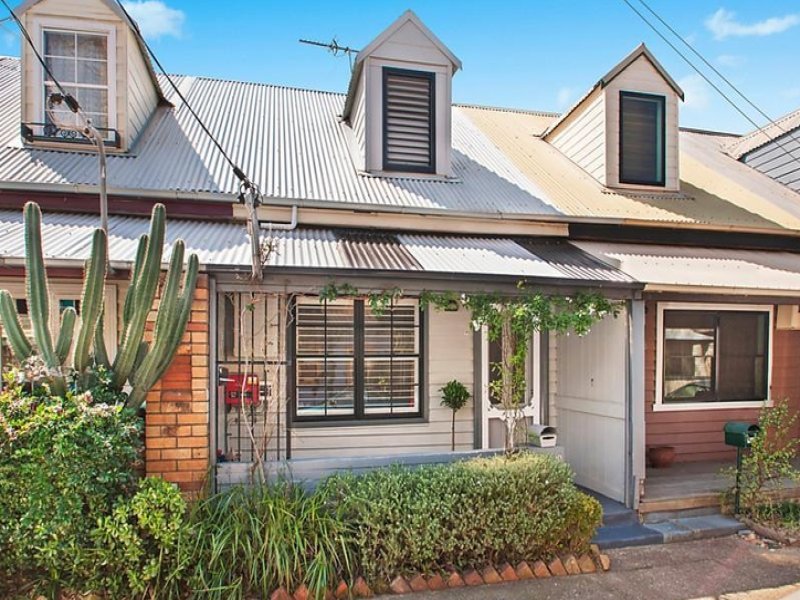 10 Brien Street, The Junction, NSW 2291