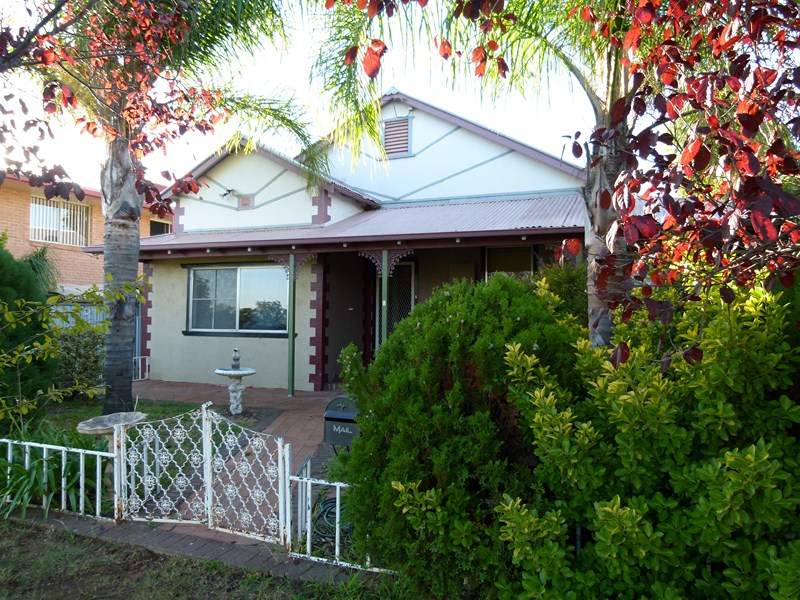 12 Renfree Street, Forbes, NSW 2871 Property Details