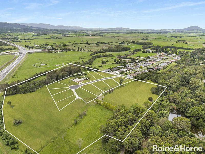 8 Emerald Drive, Meroo Meadow, NSW 2540