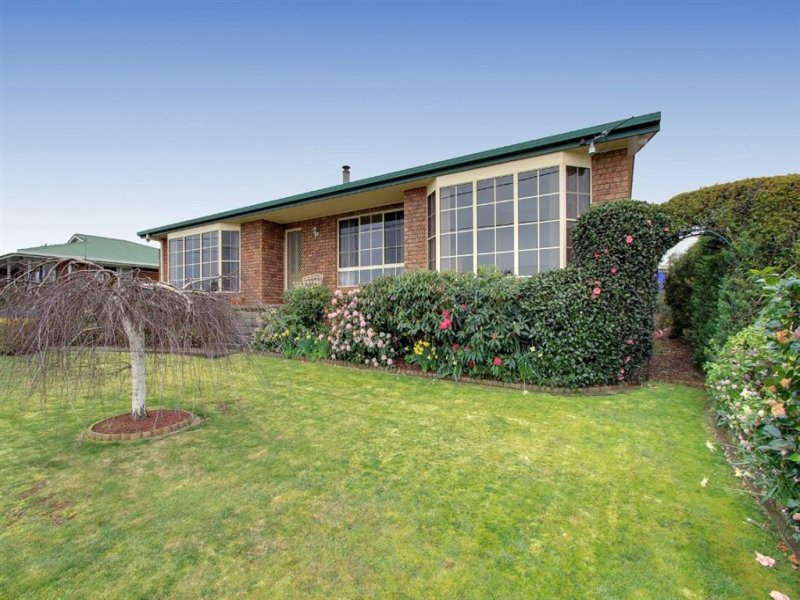 33 Dry Street, Deloraine, Tas 7304 Property Details