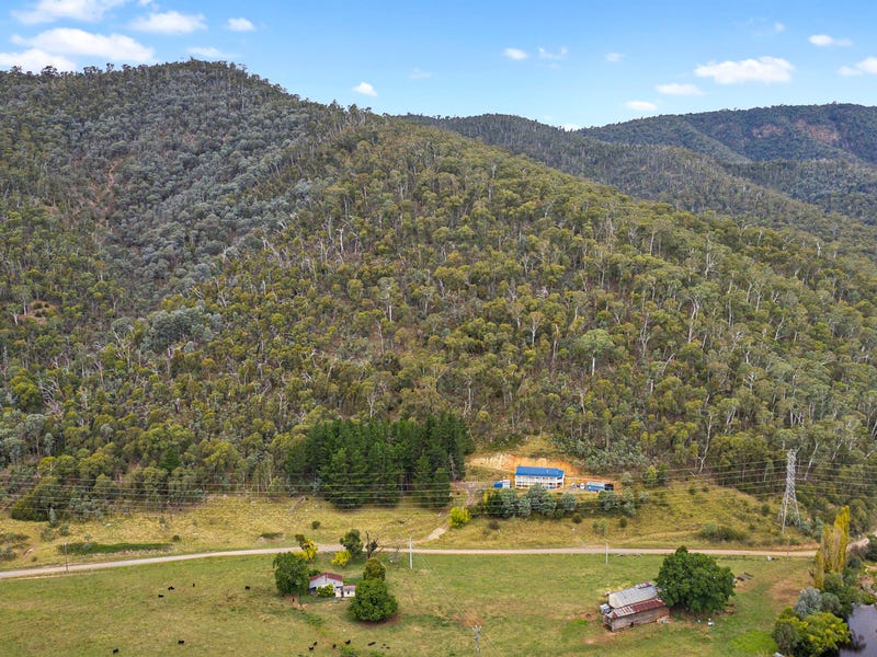 155 BURROWES ROAD, Cheshunt, Vic 3678 Property Details