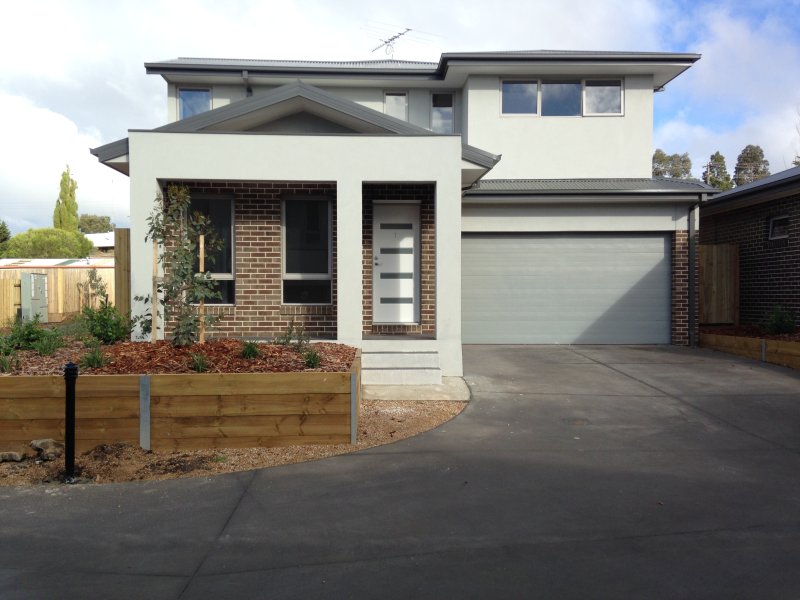 2/32 Rutledge Street, Kilmore, Vic 3764 Property Details