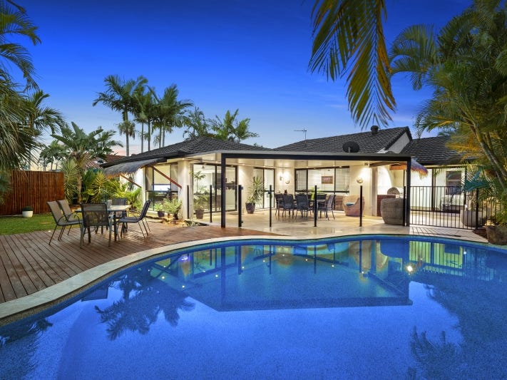 118 Monterey Keys Drive, Helensvale, Qld 4212 Property Details