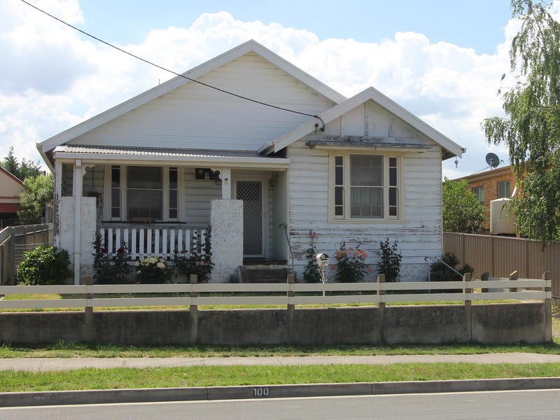 100 Sloane Street, Goulburn, NSW 2580