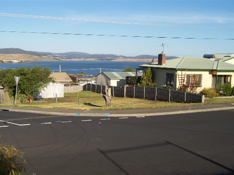 37 First Avenue, Midway Point, TAS 7171