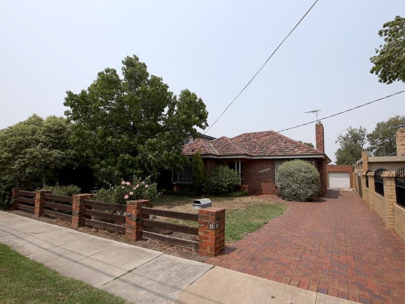 21 Lloyd Street, Strathmore, VIC 3041