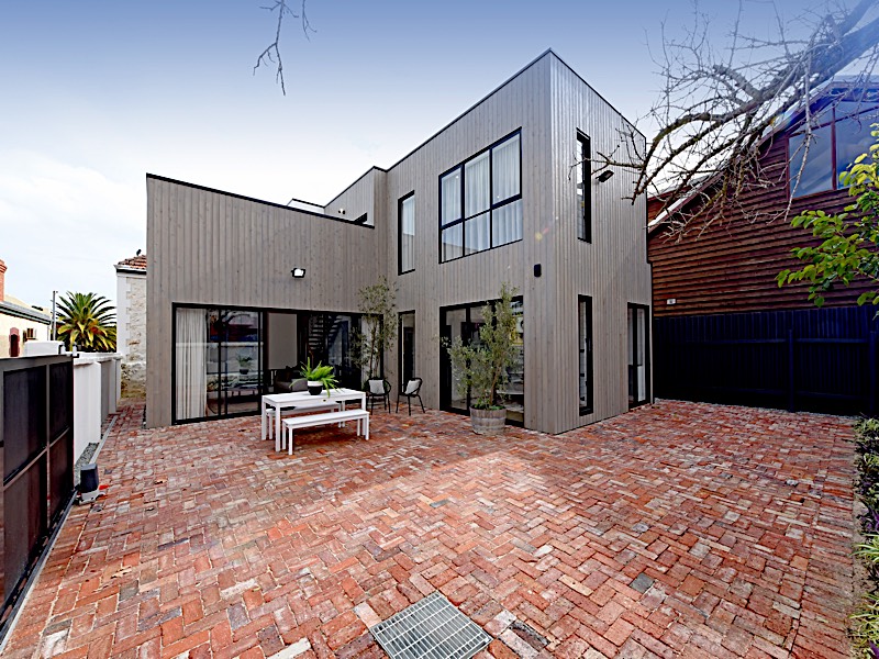 176 Hampton Road, Beaconsfield, WA 6162 Property Details