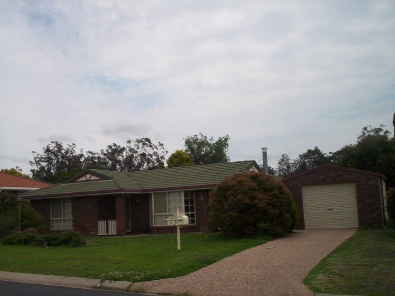 11 Golf Links Avenue, Warwick, QLD 4370