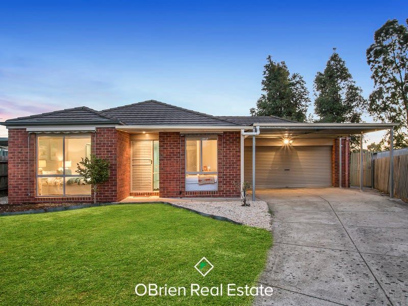 8 Burwood Court, Narre Warren, VIC 3805 - realestate.com.au