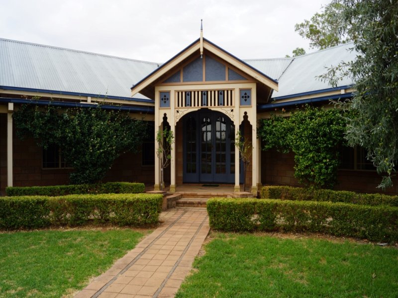 237 Nash Street, Parkes, NSW 2870