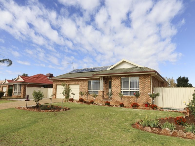 22 Wyvern Cres, Griffith, NSW 2680
