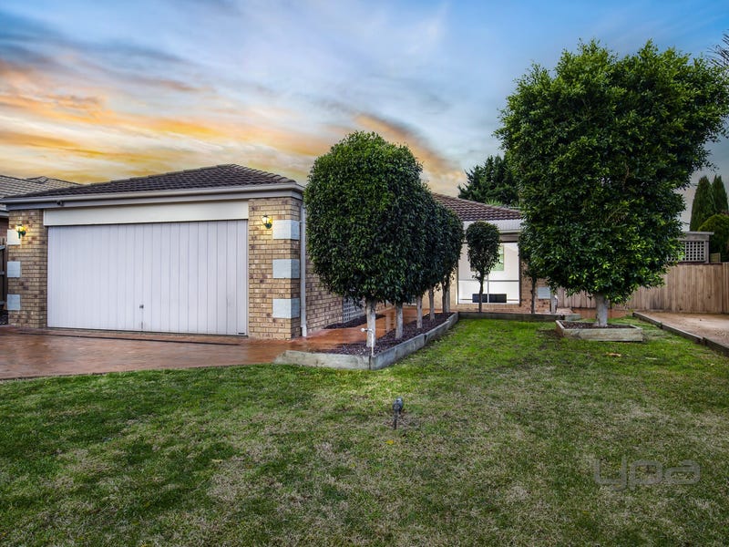 4 Bradley Drive, Hillside, VIC 3037