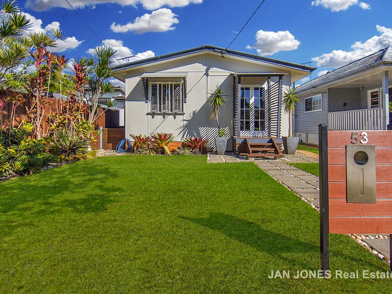 53 Mclennan Street, Woody Point, QLD 4019