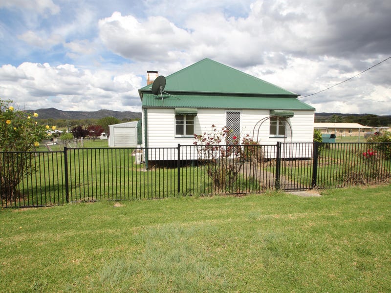 45 Woodlawn Street, Wallangarra, Qld 4383 Property Details