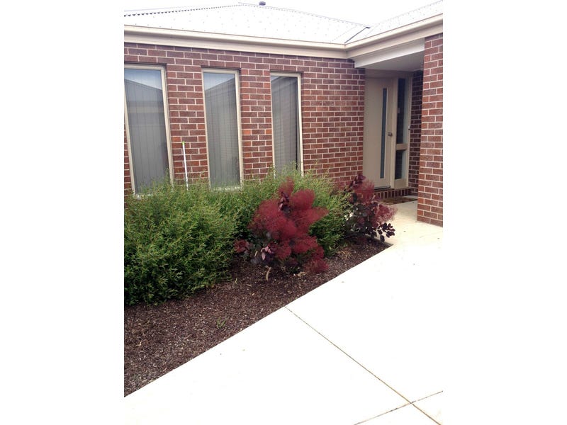 2/50 Crown Street, Sebastopol, VIC 3356
