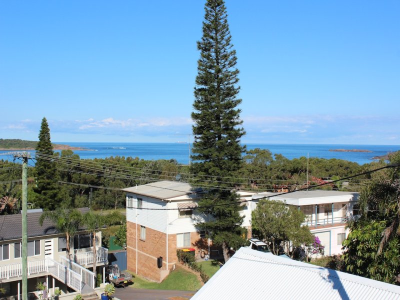 16 Lentara Street, Fingal Bay, NSW 2315