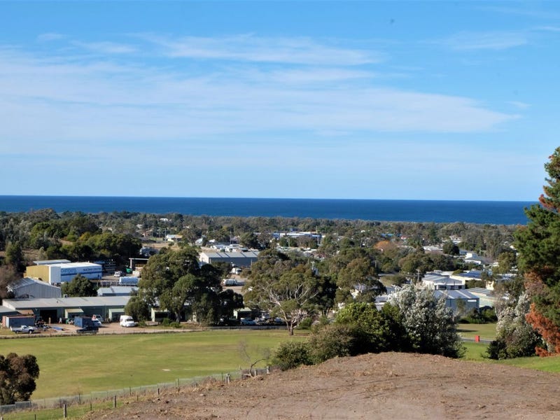 33 Outlook Avenue, Lakes Entrance, VIC 3909