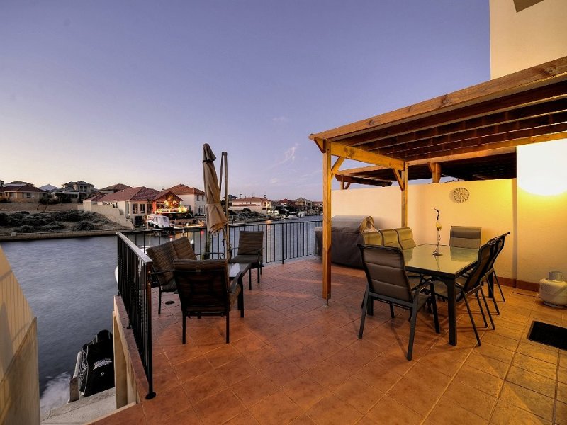 39/18 Port Quays, Port Bouvard, Wannanup, WA 6210 Property Details