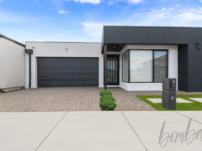 19 Sunnyside Drive, Mickleham, Vic 3064 Property Details