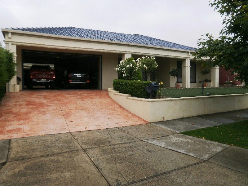 205 Westwood Drive, Burnside, VIC 3023