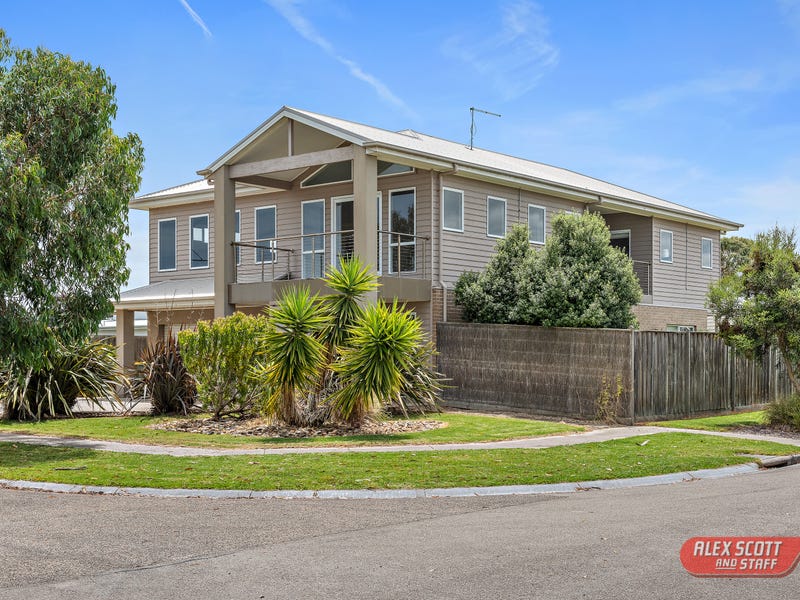 9 Fairway Mews, Cowes, VIC 3922