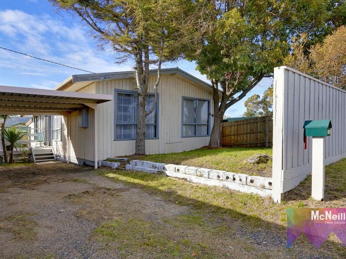 135 Sixth Avenue, Rosebud, Vic 3939 Property Details