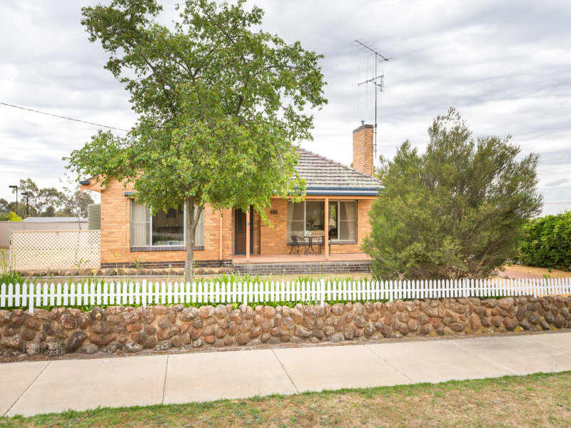 81 Buckland Street, Epsom, Vic 3551 Property Details