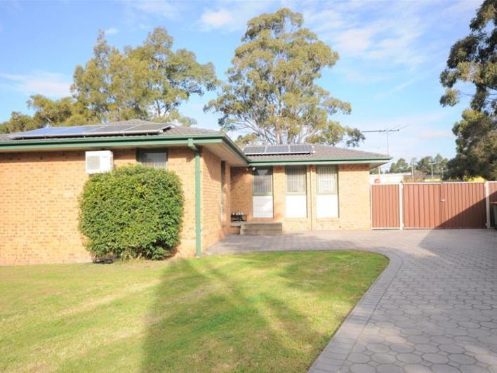 13 Hebblewhite Place, Bonnyrigg, NSW 2177 Property Details