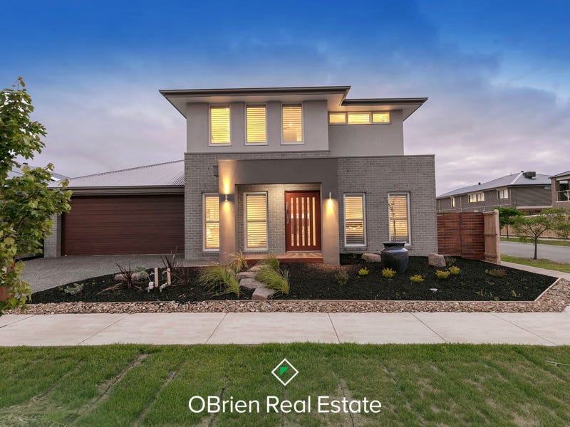 48 Riverstone Boulevard, Clyde North, VIC 3978