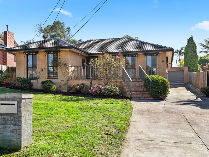 12 Silverton Drive, Ferntree Gully, VIC 3156