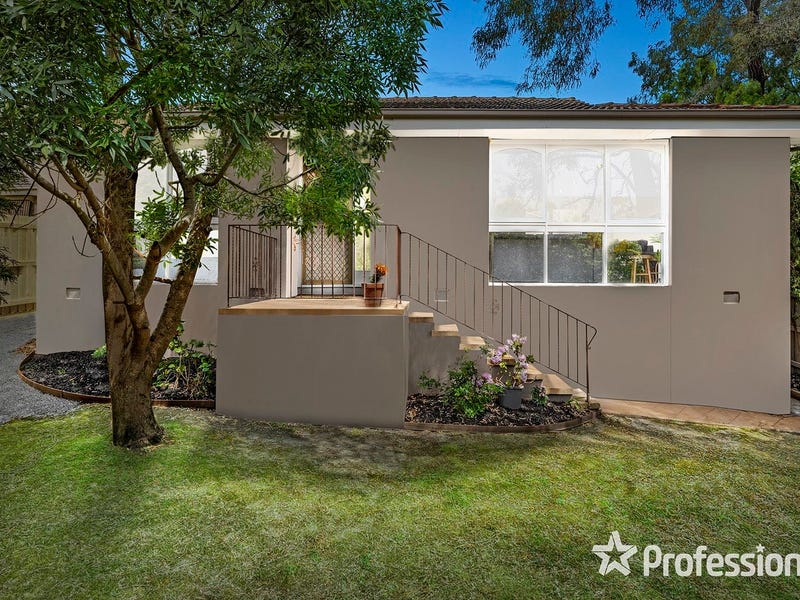 27 Zina Grove, Mooroolbark, VIC 3138