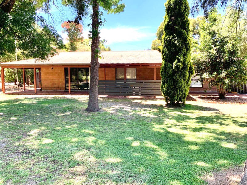 30 Laidlaw Avenue, Edenhope, Vic 3318 Property Details