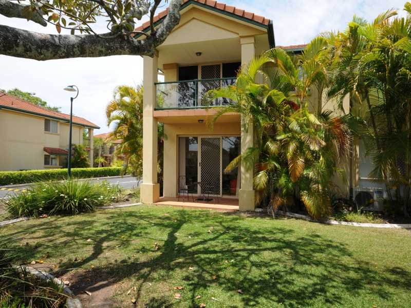 Unit 37,152 Palm Meadows Drive, Carrara, Qld 4211 Property Details