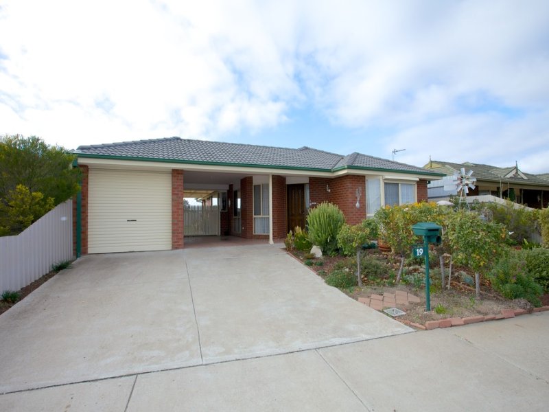 19 Fraser Drive, Horsham, VIC 3400