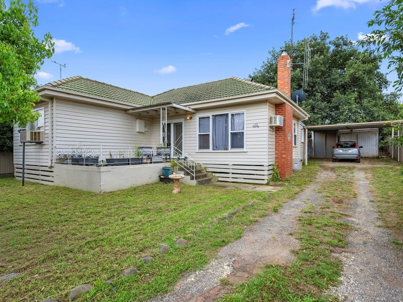 10 Symonds Street, Golden Square, VIC 3555