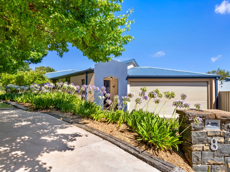 8 Bernacchi Street, Mawson, ACT 2607 Property Details