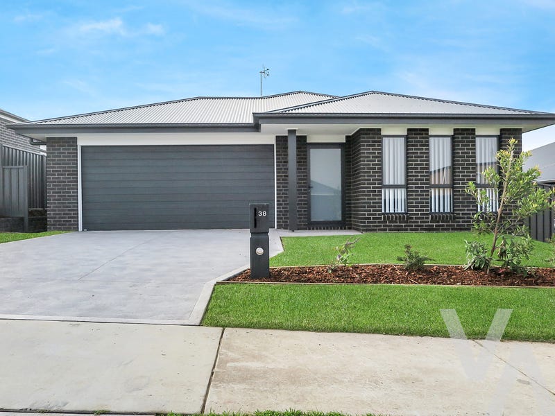 38 Mapplewell Circuit, Farley, NSW 2320 Property Details