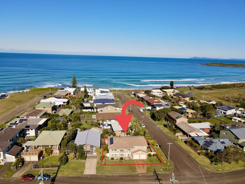 18 Ocean Drive, Wallabi Point, NSW 2430
