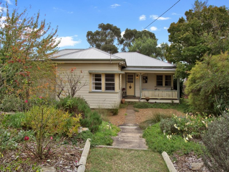 97 Mann Street., Armidale, NSW 2350 Property Details