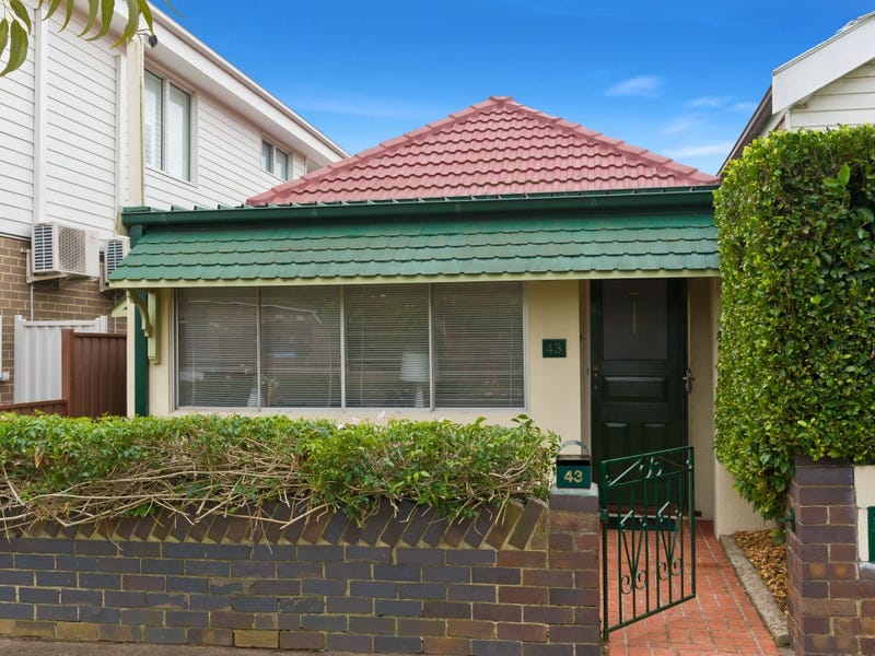 43 Robinson Street, Eastlakes, NSW 2018 Property Details