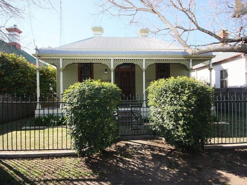 18 Bathurst Street, Singleton, NSW 2330 Property Details